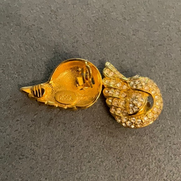 Swan Clip Earrings by Joan Rivers ***SALE*** - Picture 2 of 2